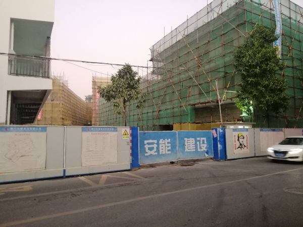 帝景園為某安老院項目提供鋅鋼護欄工程準備安裝啦